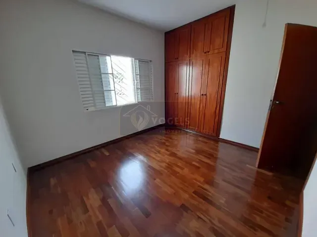 Casa 2 quartos e 3 banheiros, à venda, no bairro Centro em Jaguariúna