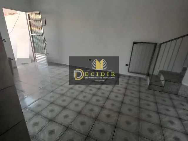Casa com 180m² 6 quartos e 4 banheiros, à venda, no bairro Vila Monte Santo em São Paulo