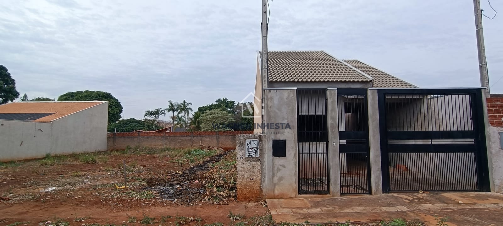 Casa à venda com 3 quartos, 100m² - Foto 2