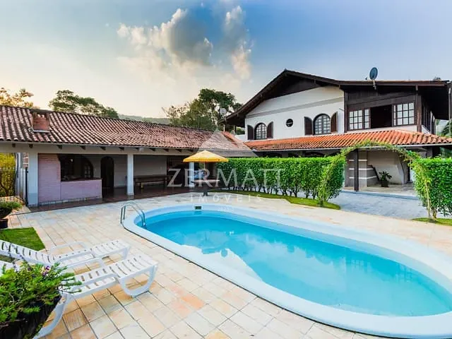 Casa com 976m² 4 quartos e 4 banheiros, à venda, no bairro Vorstadt em Blumenau