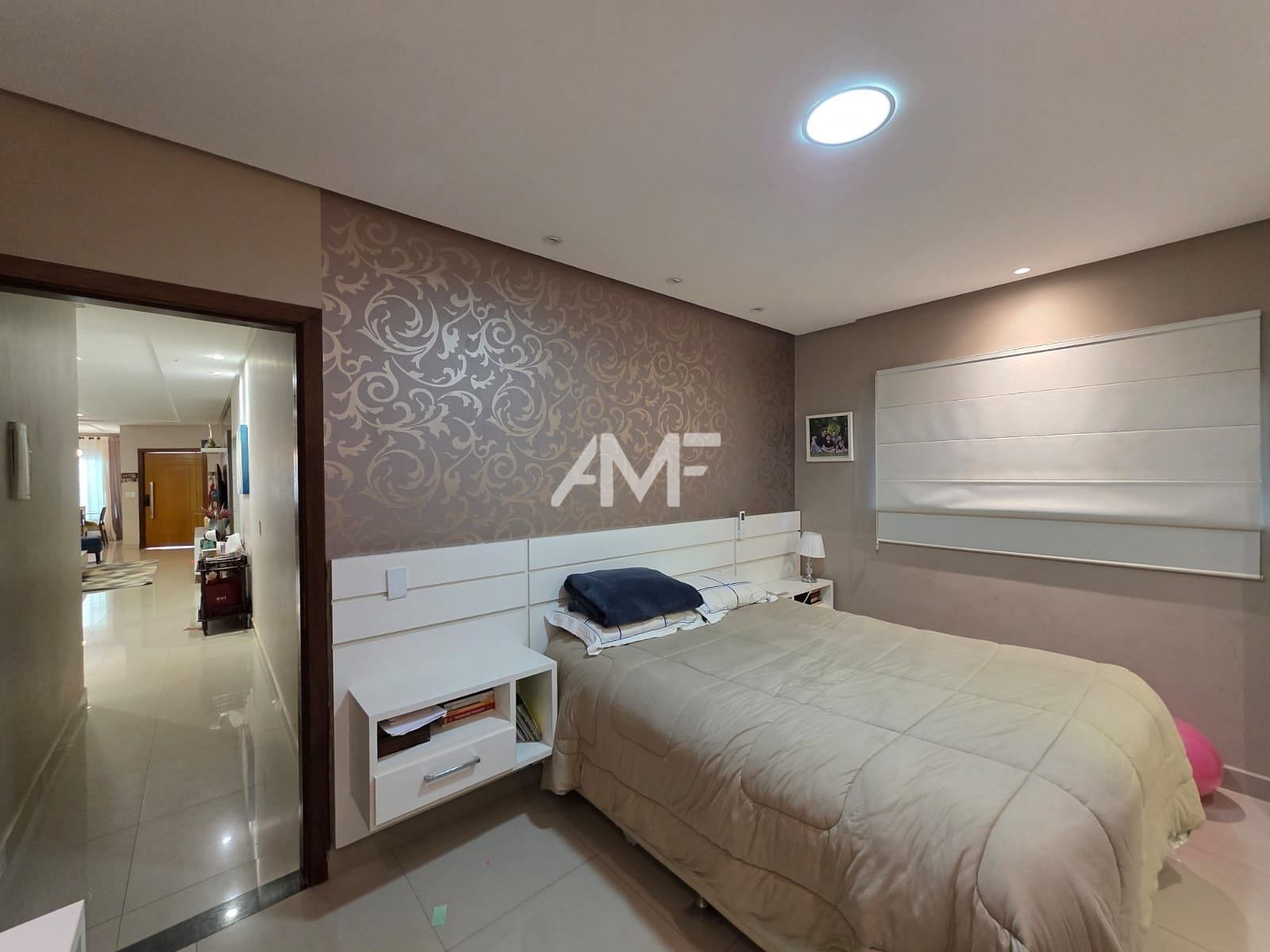 Casa à venda com 3 quartos, 229m² - Foto 5