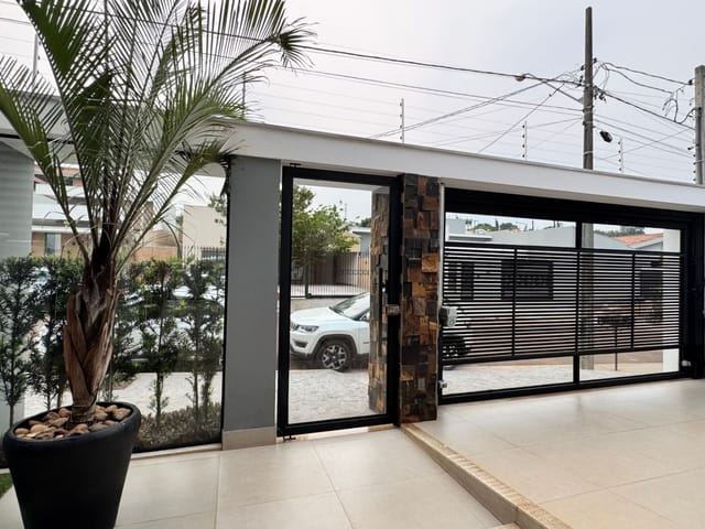 Casa com 432m² 3 quartos e 3 banheiros, à venda, no bairro Jardim Menegazzo em Apucarana