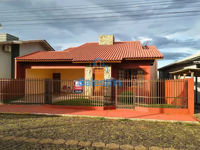 Casa 3 quartos e 2 banheiros, à venda, no bairro Centro em Fraiburgo