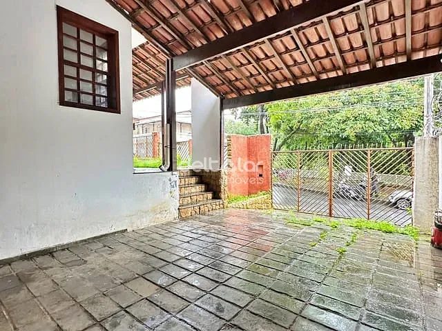 Casa com 375m² 4 quartos e 4 banheiros, à venda, no bairro Planalto em Belo Horizonte