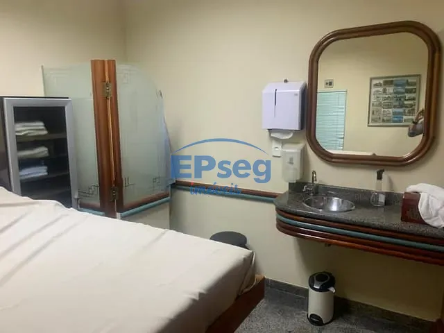 Casa com 508m², à venda, no bairro Centro em Londrina