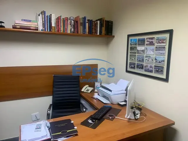 Casa com 508m², à venda, no bairro Centro em Londrina