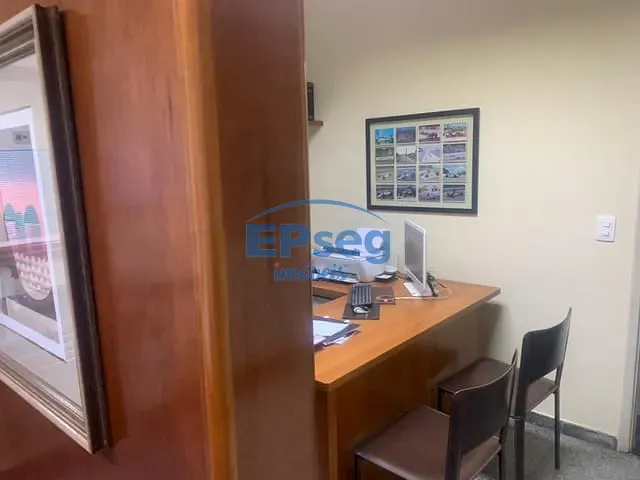 Casa com 508m², à venda, no bairro Centro em Londrina