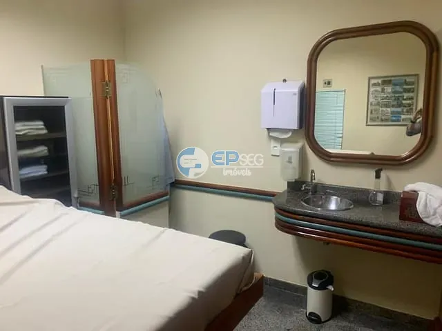 Casa com 508m², à venda, no bairro Centro em Londrina