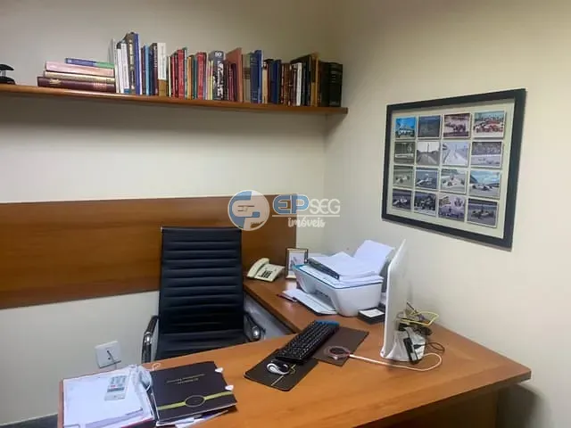 Casa com 508m², à venda, no bairro Centro em Londrina