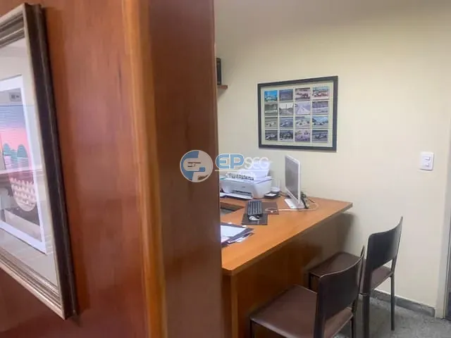 Casa com 508m², à venda, no bairro Centro em Londrina