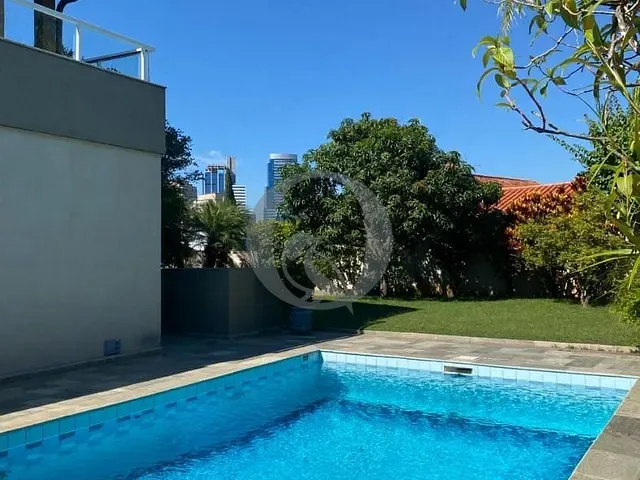 Casa com 850m² 4 quartos e 5 banheiros, à venda, no bairro Alphaville em Santana de Parnaíba