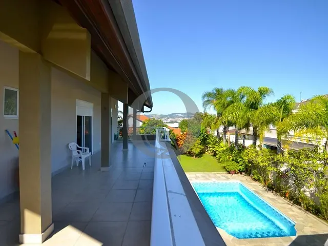 Casa com 850m² 4 quartos e 5 banheiros, à venda, no bairro Alphaville em Santana de Parnaíba