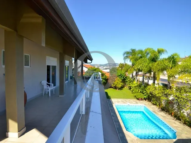 Casa com 850m² 4 quartos e 5 banheiros, à venda, no bairro Alphaville em Santana de Parnaíba