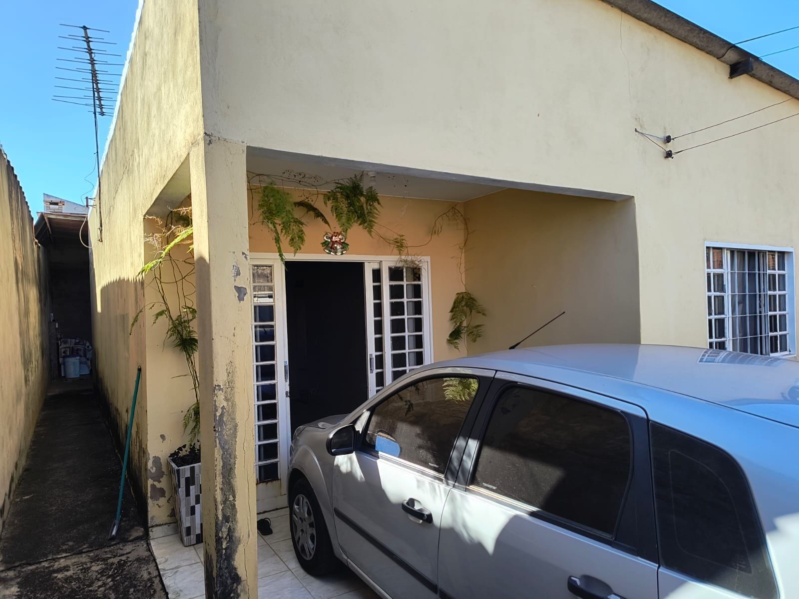 Casa à venda com 3 quartos, 180m² - Foto 2