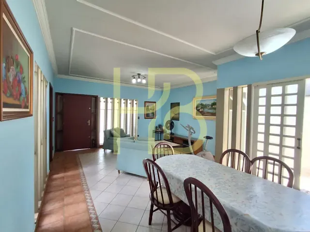 Casa 4 quartos e 2 banheiros, à venda, no bairro Wanel Ville em Sorocaba