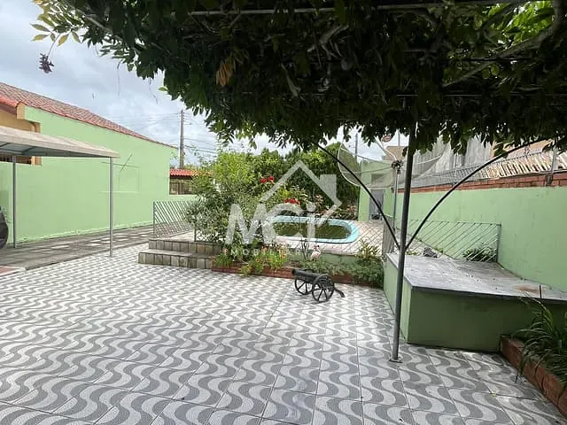 Casa 2 quartos e 2 banheiros, à venda, no bairro Laranjal em Pelotas