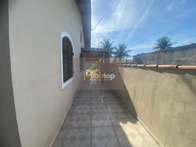 Casa com 300m² 3 quartos e 2 banheiros, à venda, no bairro Jardim do Sol em Caraguatatuba