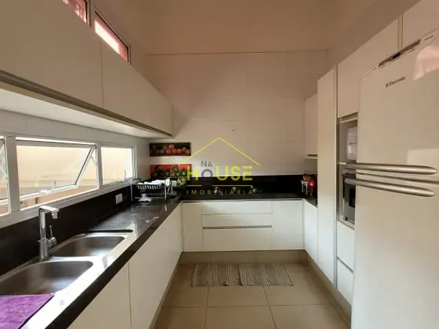 Casa com 460m², à venda, no bairro Residencial Jardins Athenas em Votuporanga
