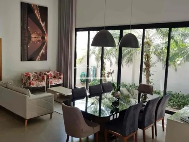 Casa 3 quartos e 5 banheiros, à venda, no bairro Granja Marileusa em Uberlândia
