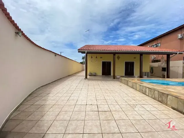 Casa 3 quartos e 2 banheiros, à venda, no bairro Cibratel II em Itanhaém