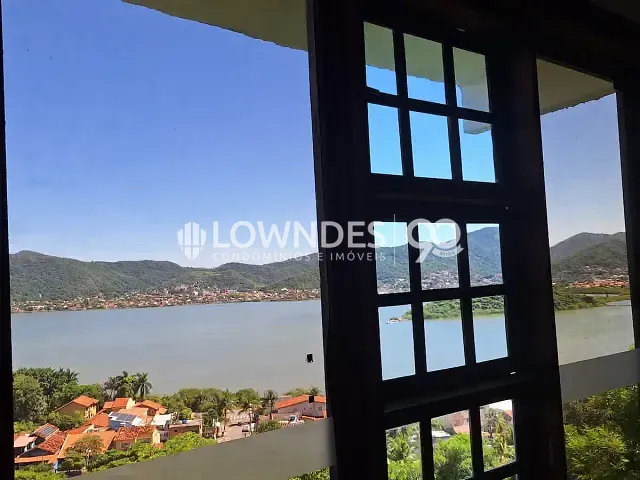 Casa 4 quartos e 2 banheiros, à venda, no bairro Piratininga em Niterói