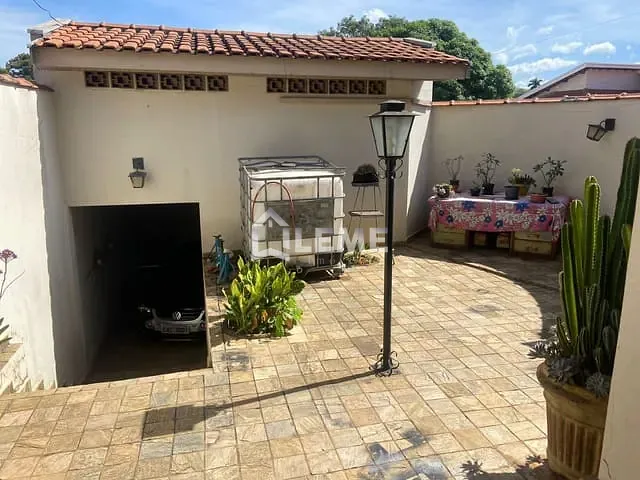Casa com 621m² 4 quartos e 1 banheiro, à venda, no bairro Jardim Morro Azul em Mococa