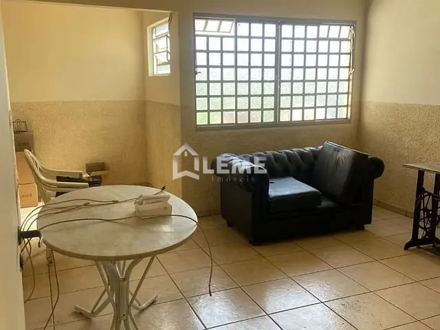 Casa com 621m² 4 quartos e 1 banheiro, à venda, no bairro Jardim Morro Azul em Mococa