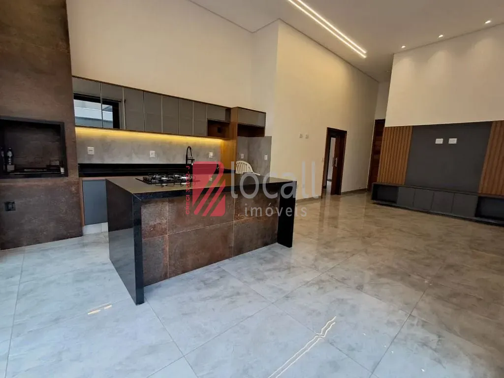 Casa com 3 quartos à venda, 159m² — foto 2 de 23