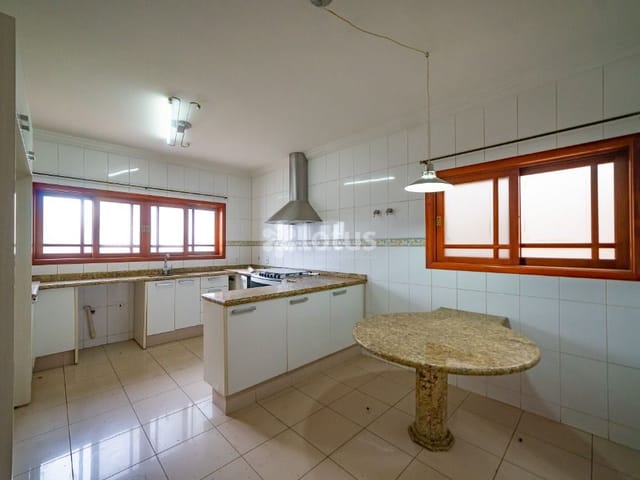 Casa com 700m² 4 quartos e 6 banheiros, à venda, no bairro Alpes dos Araçás (Jordanésia) em Cajamar