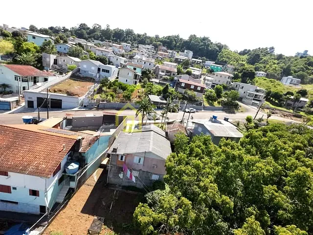 Casa 6 quartos e 2 banheiros, à venda, no bairro Catarina Fontana em Concórdia