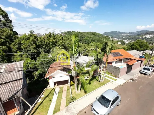 Casa 6 quartos e 2 banheiros, à venda, no bairro Catarina Fontana em Concórdia