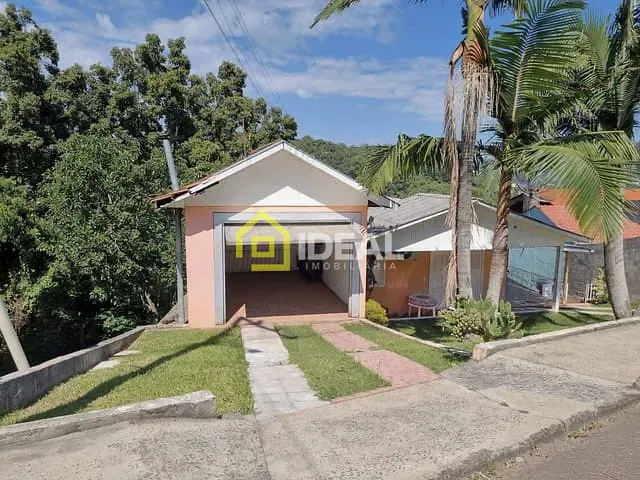 Casa 6 quartos e 2 banheiros, à venda, no bairro Catarina Fontana em Concórdia