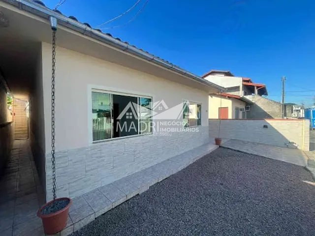 Casa com 200m² 3 quartos e 1 banheiro, à venda, no bairro Forquilhas em São José
