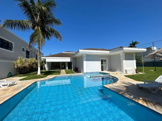 Casa com 2000m² 7 quartos e 2 banheiros, à venda ou para alugar, no bairro Acapulco em Guarujá