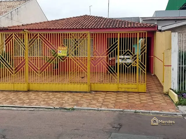 Casa com 200m² 11 quartos e 4 banheiros, à venda, no bairro Sítio Cercado em Curitiba
