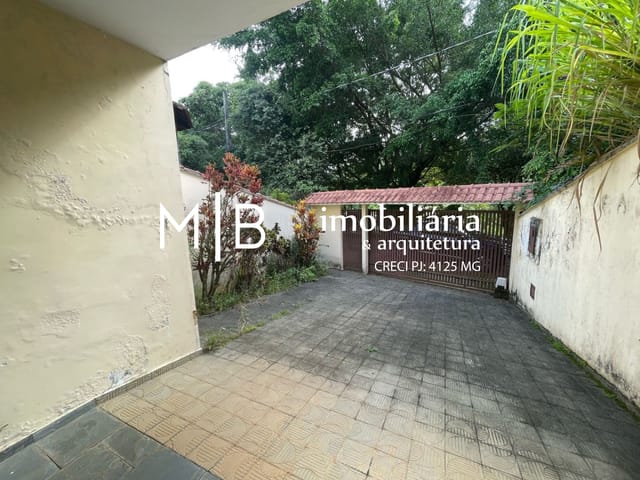 Casa com 1147m² 4 quartos e 3 banheiros, à venda, no bairro COLINAS em CATAGUASES