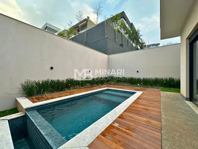 Casa com 490m² 4 quartos e 5 banheiros, à venda, no bairro Alphaville em Santana de Parnaíba