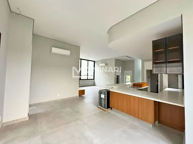 Casa com 490m² 4 quartos e 5 banheiros, à venda, no bairro Alphaville em Santana de Parnaíba