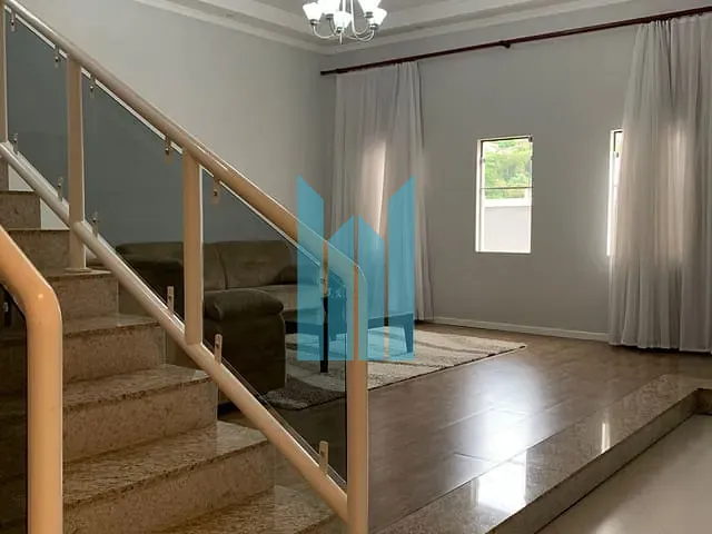 Casa com 520m² 4 quartos e 5 banheiros, à venda, no bairro Parque Vivaldi Leite Ribeiro em Poços de Caldas