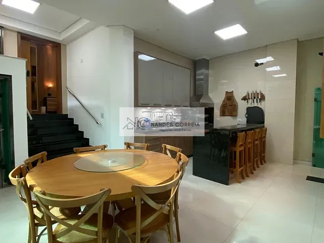 Casa 4 quartos e 6 banheiros, à venda, no bairro Jardim Presidente em Londrina