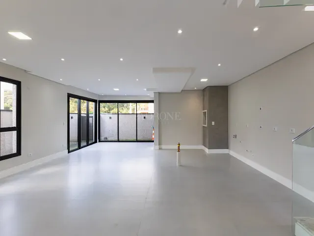 Casa com 128m² 3 quartos e 5 banheiros, à venda, no bairro Santa Cândida em Curitiba