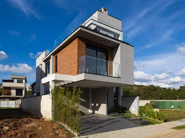 Casa com 128m² 3 quartos e 5 banheiros, à venda, no bairro Santa Cândida em Curitiba