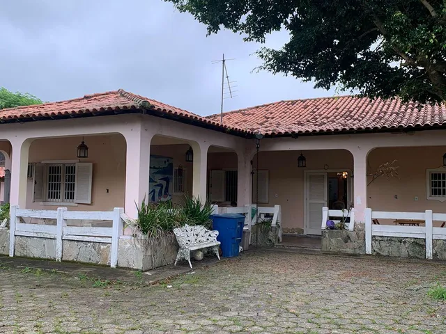Casa 6 quartos e 5 banheiros, para alugar, no bairro Tambasco em Vassouras