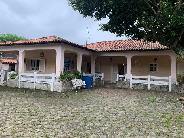 Casa 6 quartos e 5 banheiros, para alugar, no bairro Tambasco em Vassouras
