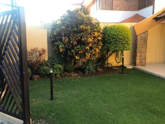 Casa com 630m² 4 quartos e 5 banheiros, à venda, no bairro Tucano em Londrina