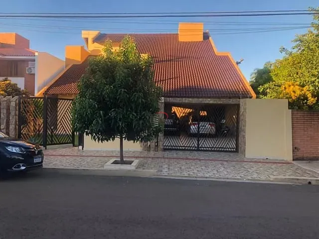 Casa com 630m² 4 quartos e 5 banheiros, à venda, no bairro Tucano em Londrina