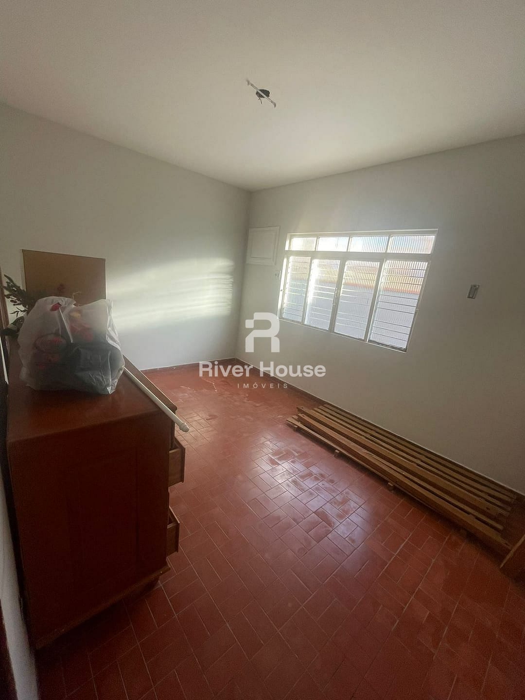 Casa para alugar com 5 quartos, 210m² - Foto 11