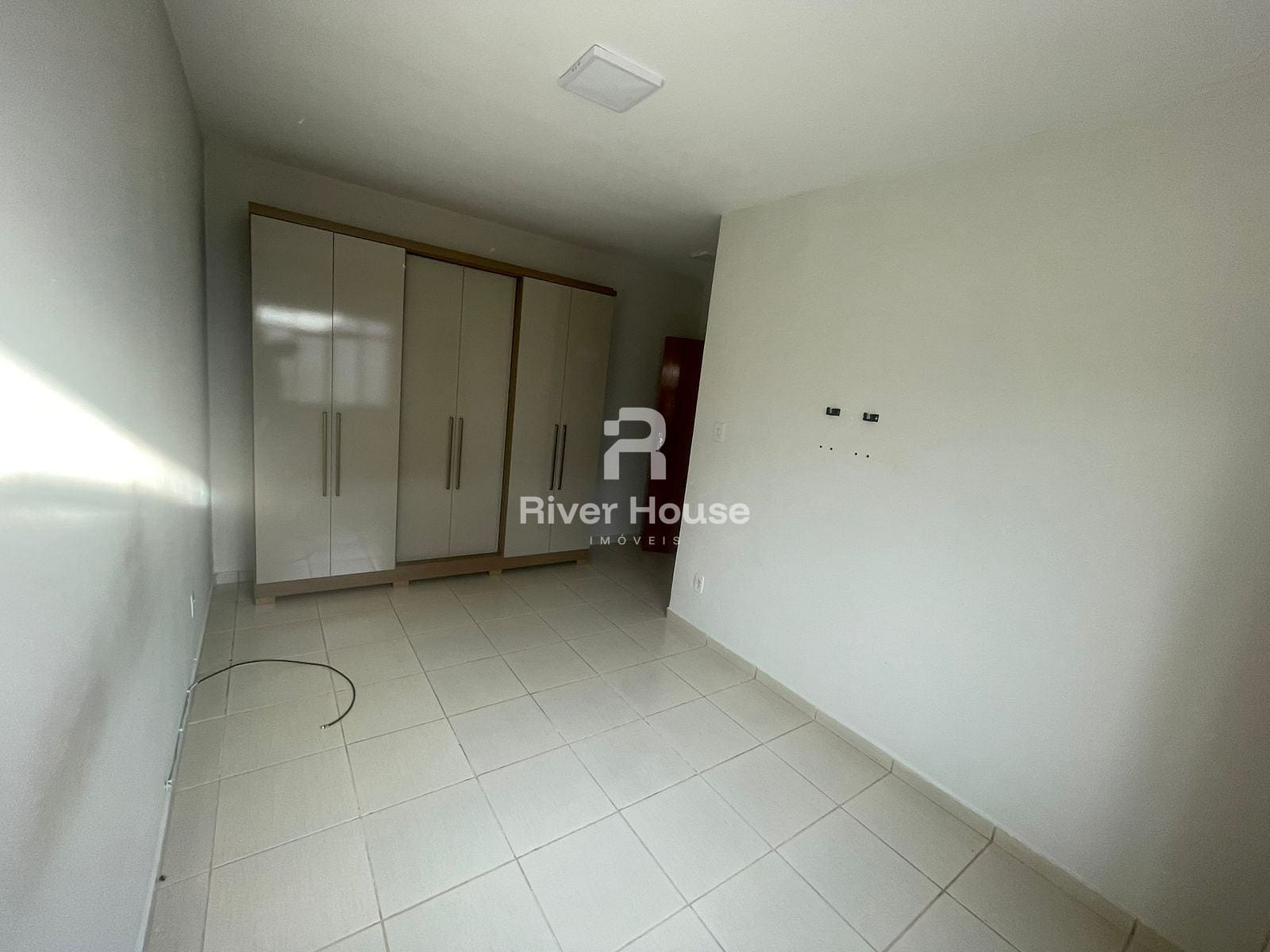 Casa para alugar com 5 quartos, 210m² - Foto 8