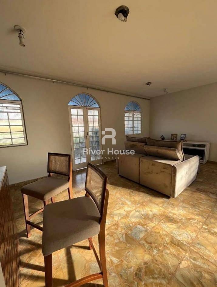 Casa para alugar com 5 quartos, 210m² - Foto 28