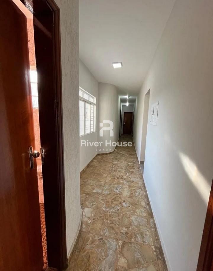 Casa para alugar com 5 quartos, 210m² - Foto 25